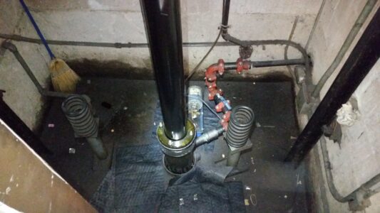 Elevator Pit - Oil leaking Elevator Pit - Oil leaking